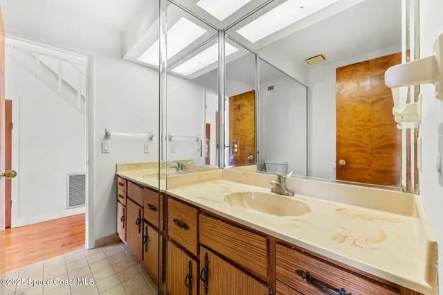 $1,050,000 | 695 Jackson Court, Satellite Beach, FL 32937