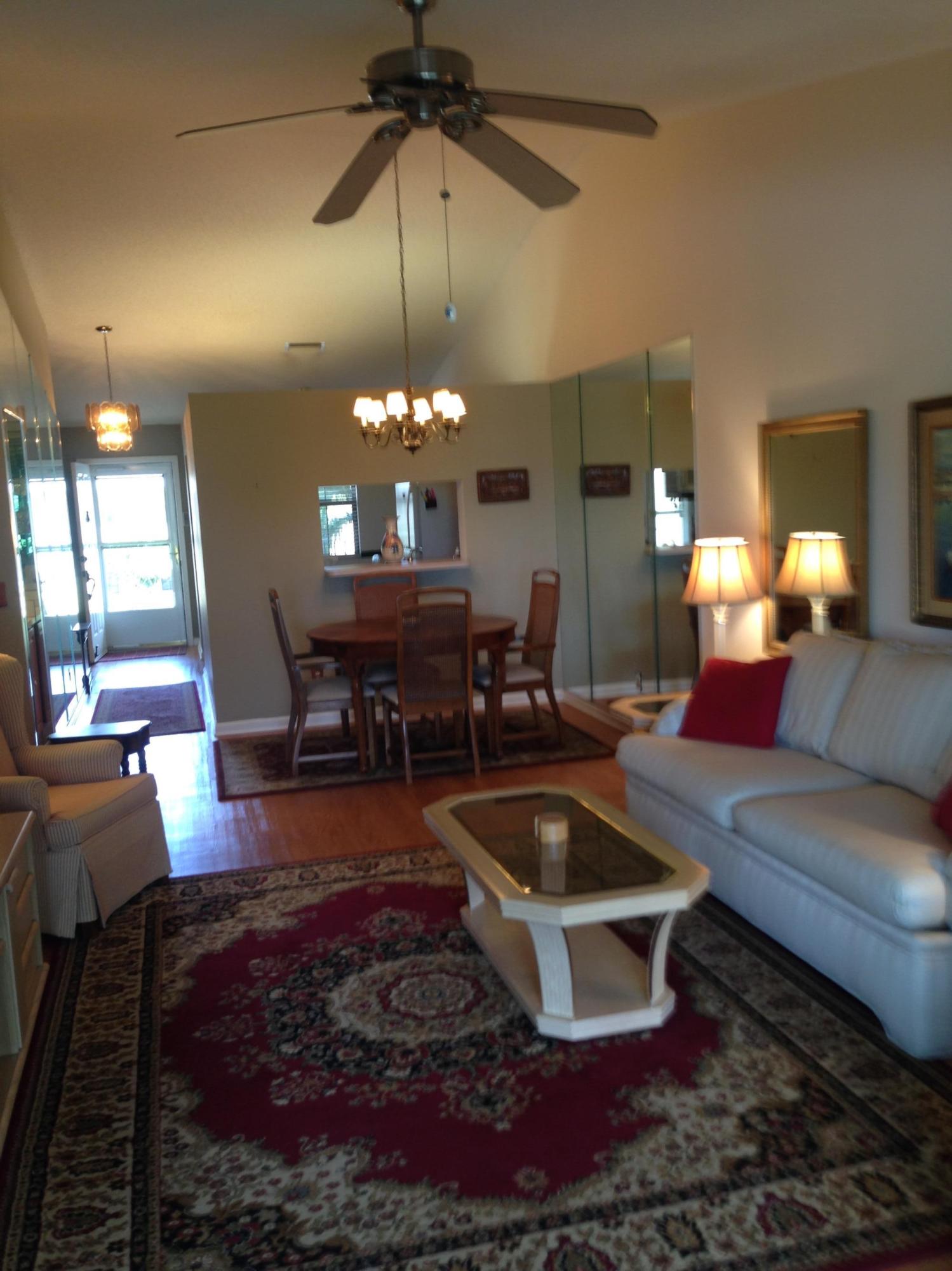 1132 Keystone Drive, Unit D Jupiter, FL 33458 - Photo 3 of 15 Living Area