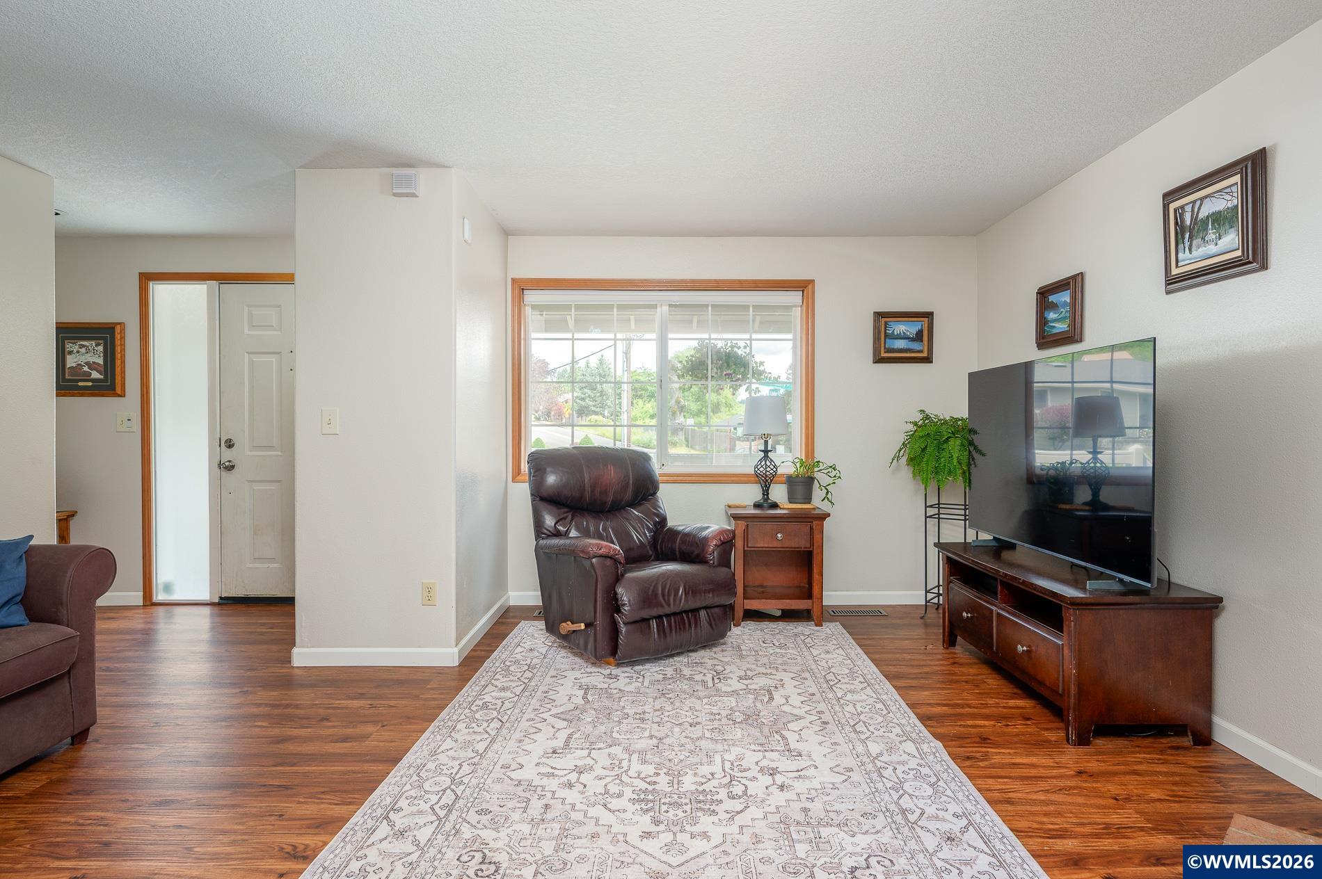 11240 Southeast Cranberry Loop Clackamas, OR 97015 - Photo 7 of 49