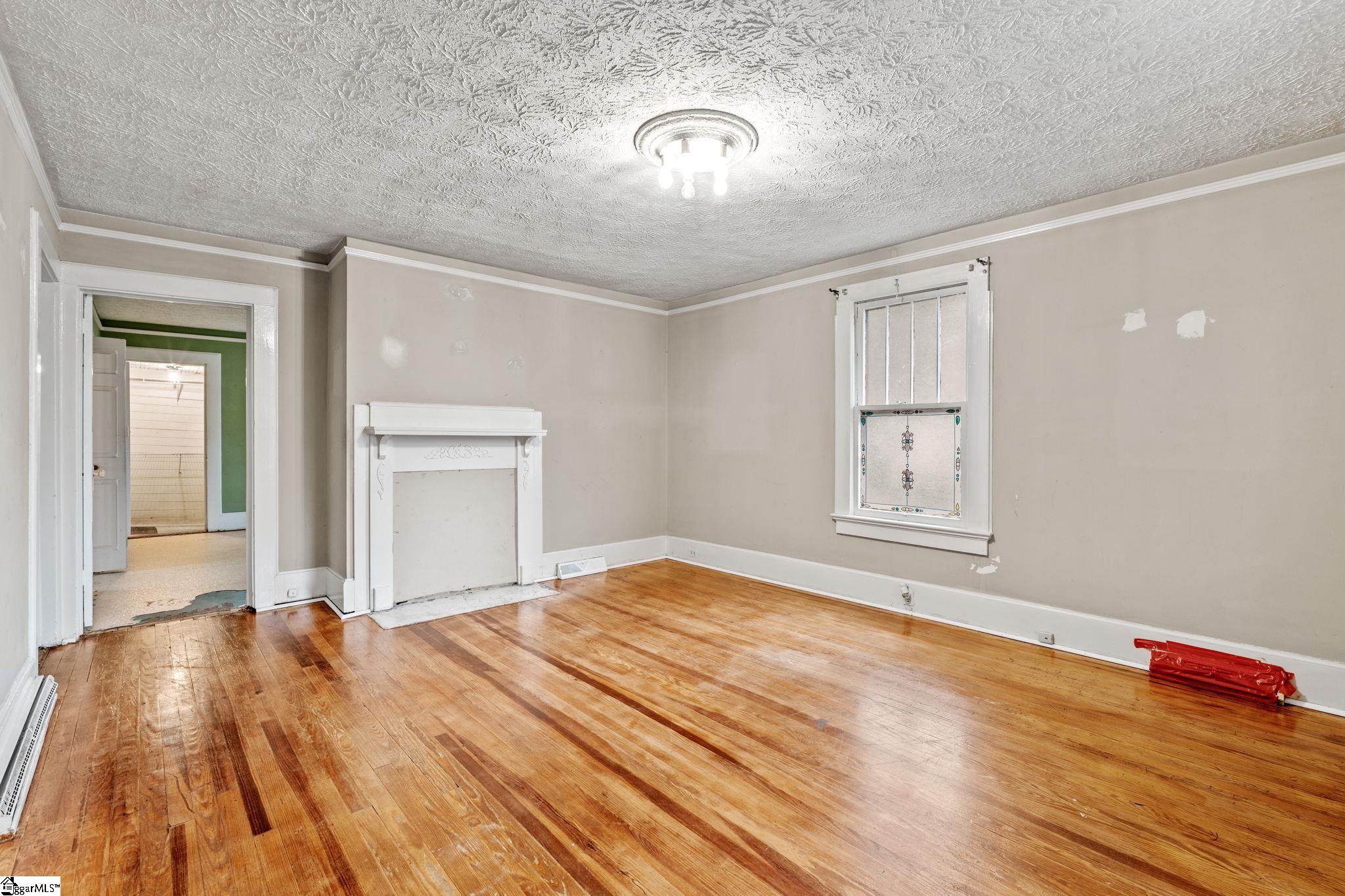 303 Front Street Easley, SC 29640 - Photo 6 of 28