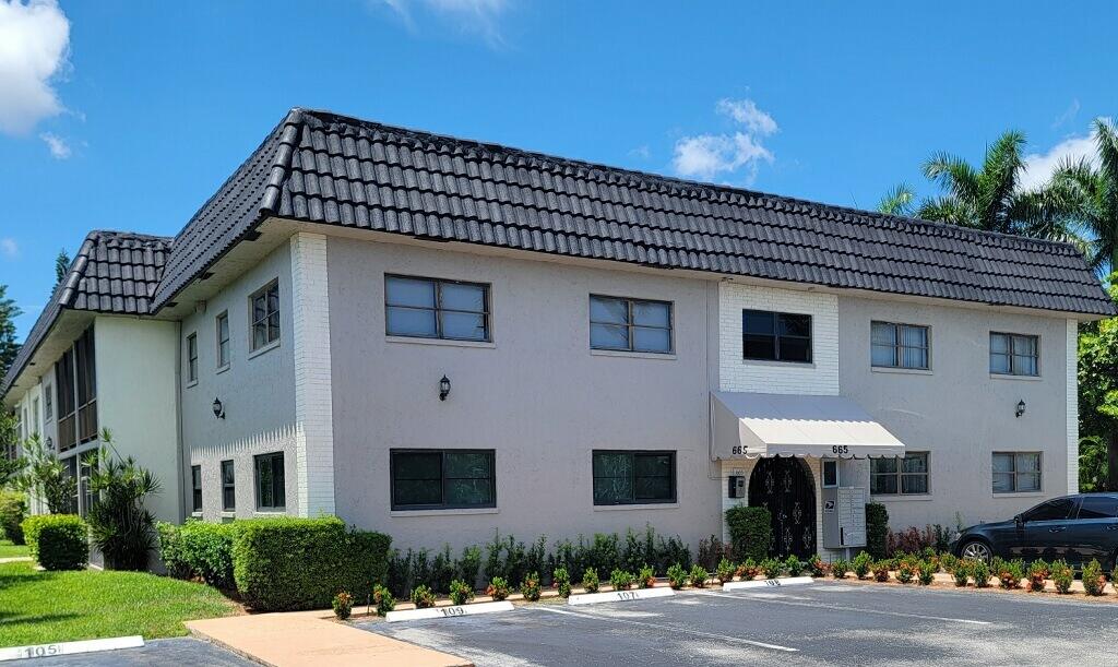 665 Enfield Street, Unit B18 Boca Raton, FL 33487 - Photo 3 of 22 Front665
