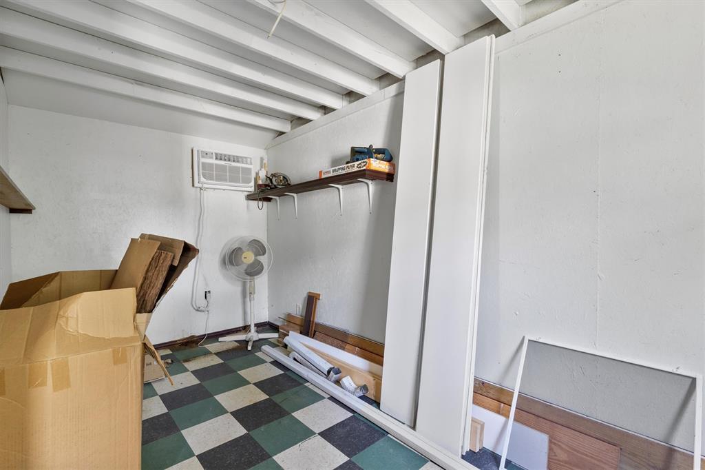 5824 Boone Street Sachse, TX 75048 - Photo 28 of 37 a view of a room with gym equipment
