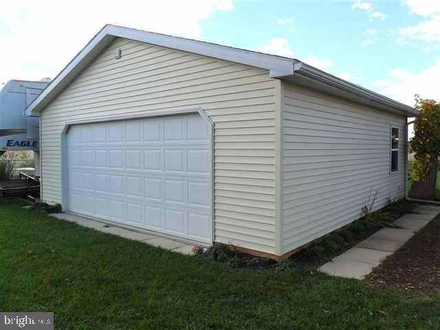 616 Forge Road Carlisle, PA 17015 - Photo 4 of 22 Gallery Image 4