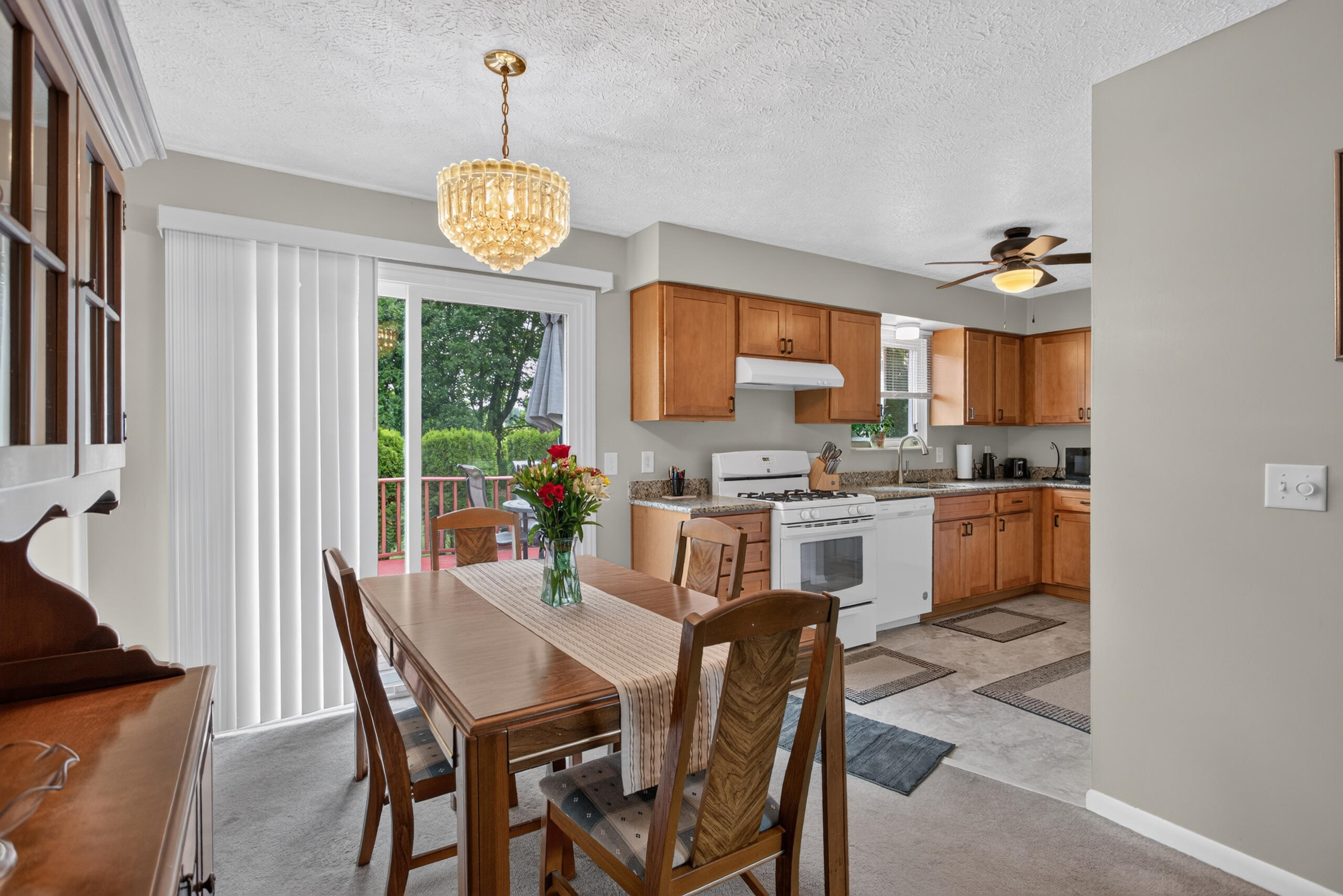 3651 Dexter Trail Stockbridge, MI 49285 - Photo 26 of 54 Dining Area
