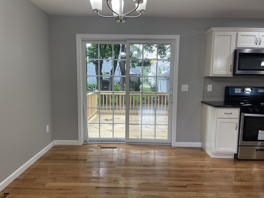 35 Boyer Street Springfield, MA 01109 - Photo 6 of 26
