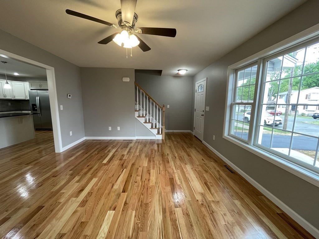 35 Boyer Street Springfield, MA 01109 - Photo 8 of 26