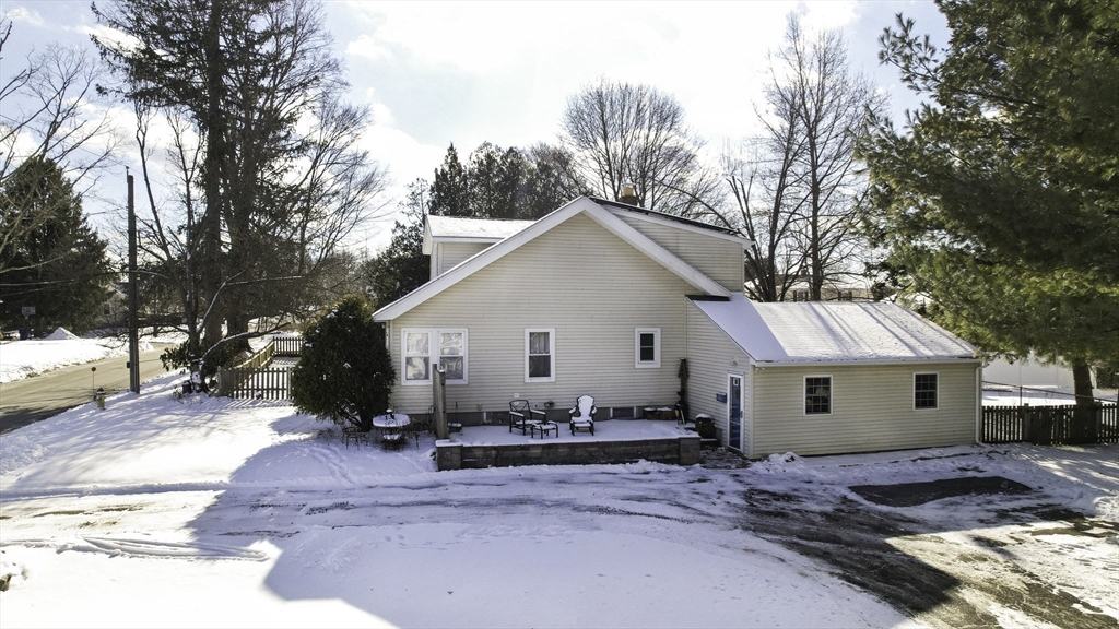 2 6th Avenue Dudley, MA 01571 - Photo 5 of 42