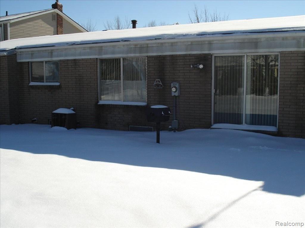 42940 Saxony Road Canton, MI 48187 - Photo 14 of 14 SLIDING DOOR TO PATIO