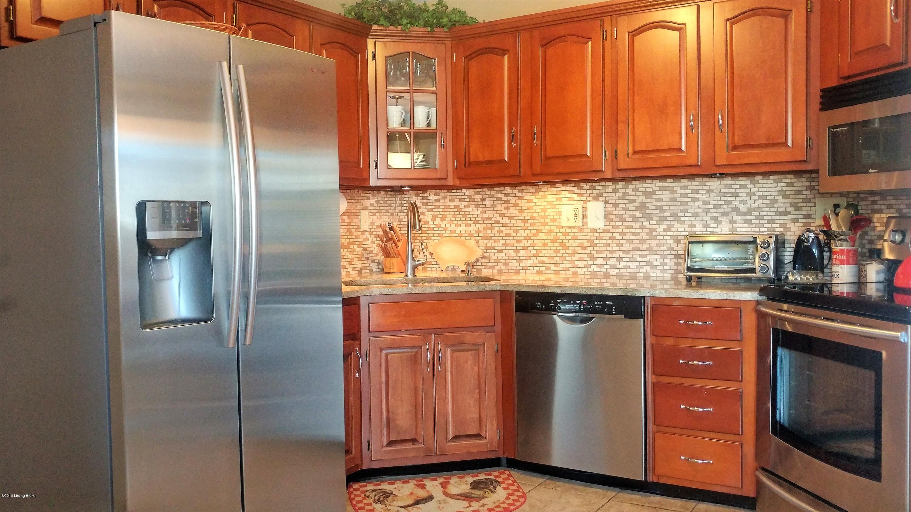 9307 Gutenberg Road Jeffersontown, KY 40291 - Photo 3 of 19 2.3-Kitchen