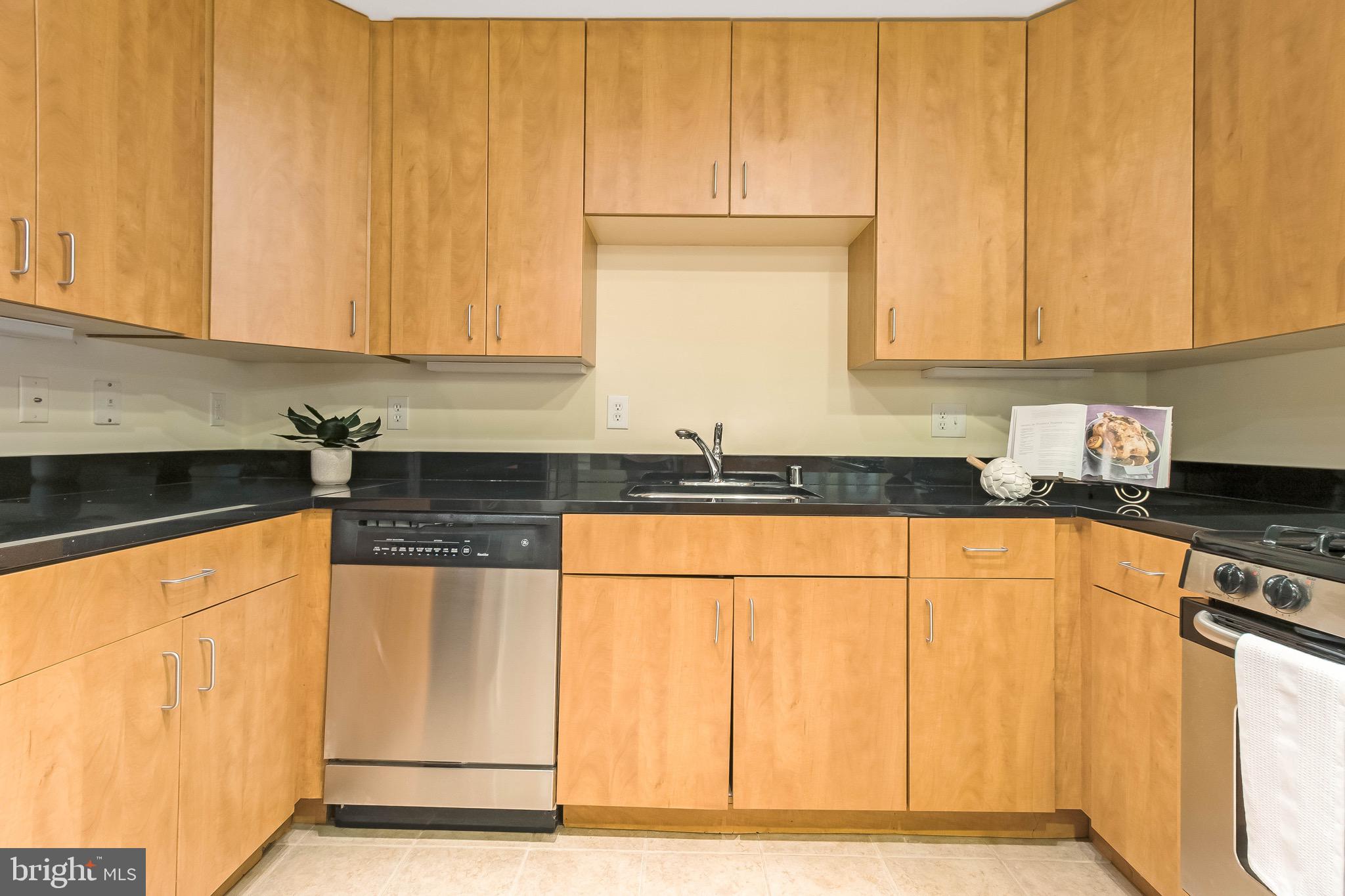 1138 Cove Road, Unit 101 Annapolis, MD 21403 - Photo 10 of 51 Gallery Image 10