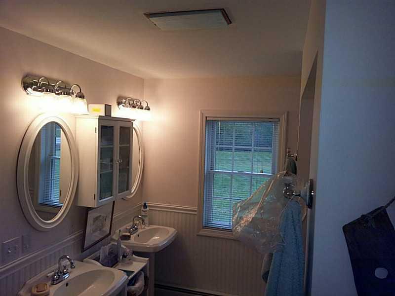 266 Lakeview Road Topsfield, ME 04490 - Photo 14 of 25 Bathroom.