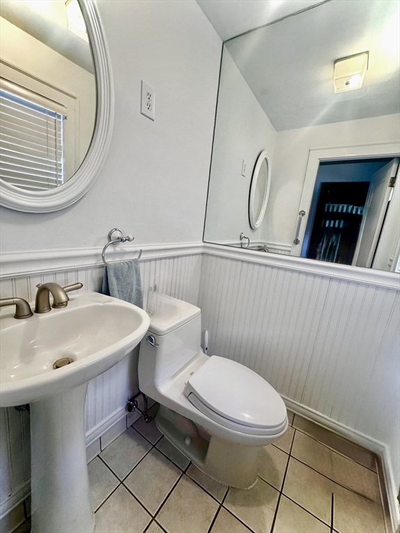 33 Princess Road Newton, MA 02465 - Photo 4 of 42