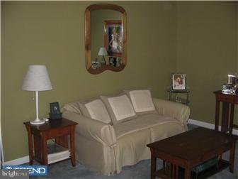12211 Rambler Road Philadelphia, PA 19154 - Photo 2 of 6 Living Room