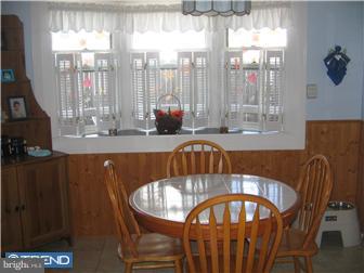 12211 Rambler Road Philadelphia, PA 19154 - Photo 4 of 6 Kitchen