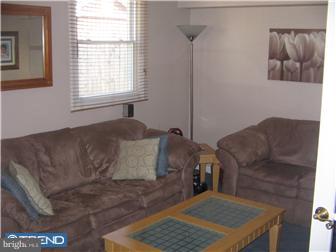 12211 Rambler Road Philadelphia, PA 19154 - Photo 5 of 6 Family Room