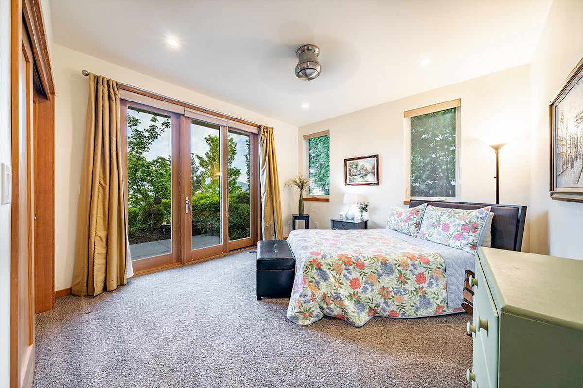 4220 Falcon Ridge Terrace Medford, OR 97504 - Photo 24 of 47 DSC08836-HDR