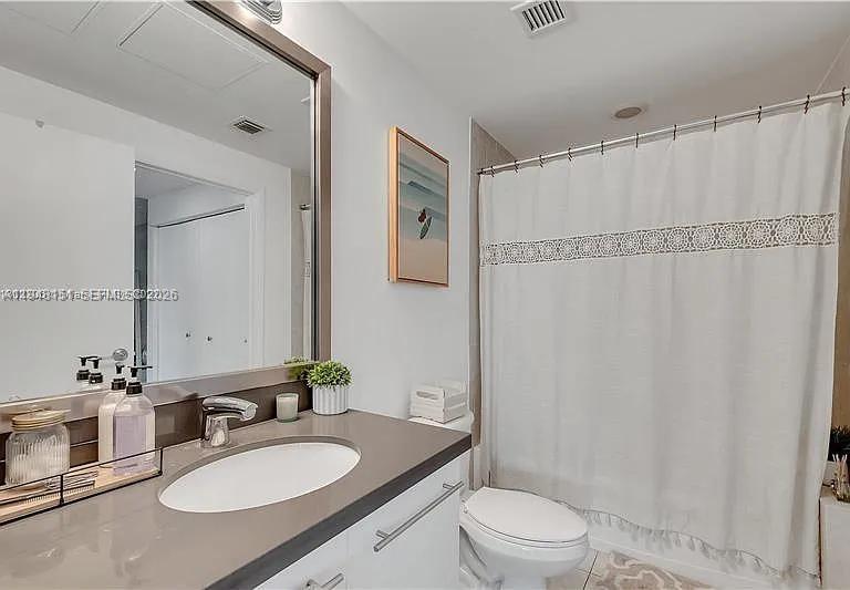 90 Southwest 3rd Street, Unit 3211 Miami, FL 33130 - Photo 16 of 18