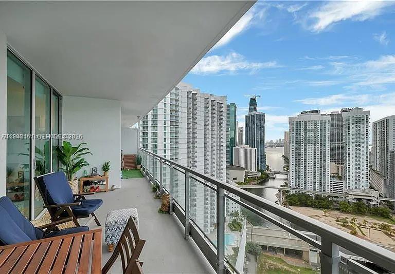 90 Southwest 3rd Street, Unit 3211 Miami, FL 33130 - Photo 17 of 18