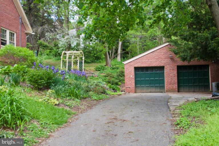 505 Old Orchard Road Baltimore, MD 21229 - Photo 7 of 23 Garage 1
