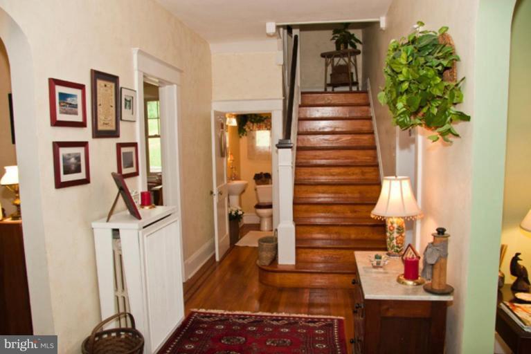 505 Old Orchard Road Baltimore, MD 21229 - Photo 9 of 23 Foyer