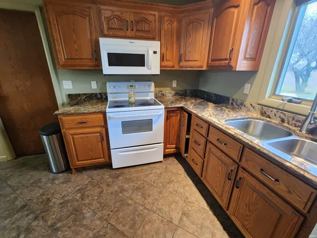 $219,500 | 4471 East St Road, Berne, IN 46711