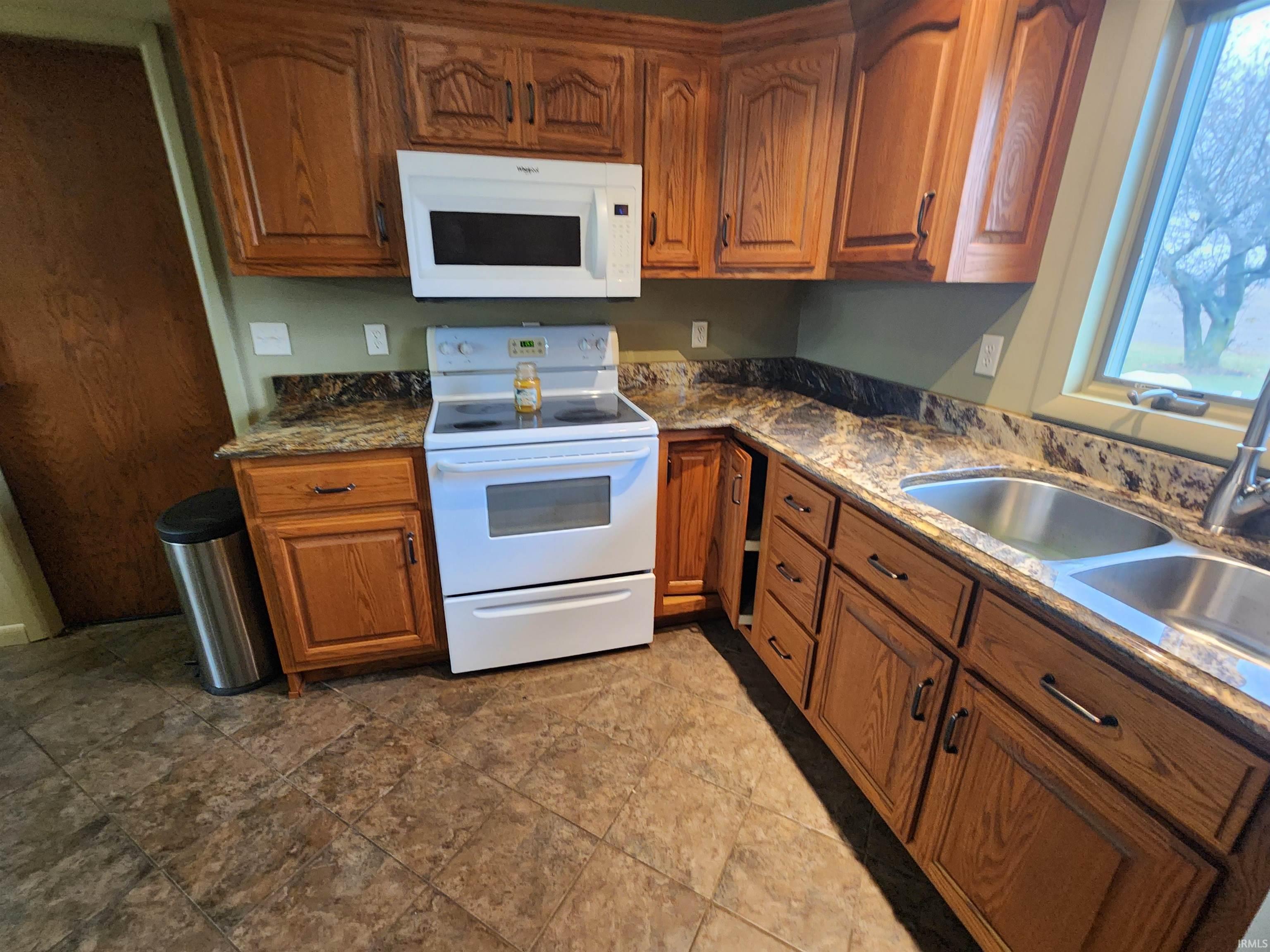 4471 East St Road Berne, IN 46711 - Photo 14 of 24