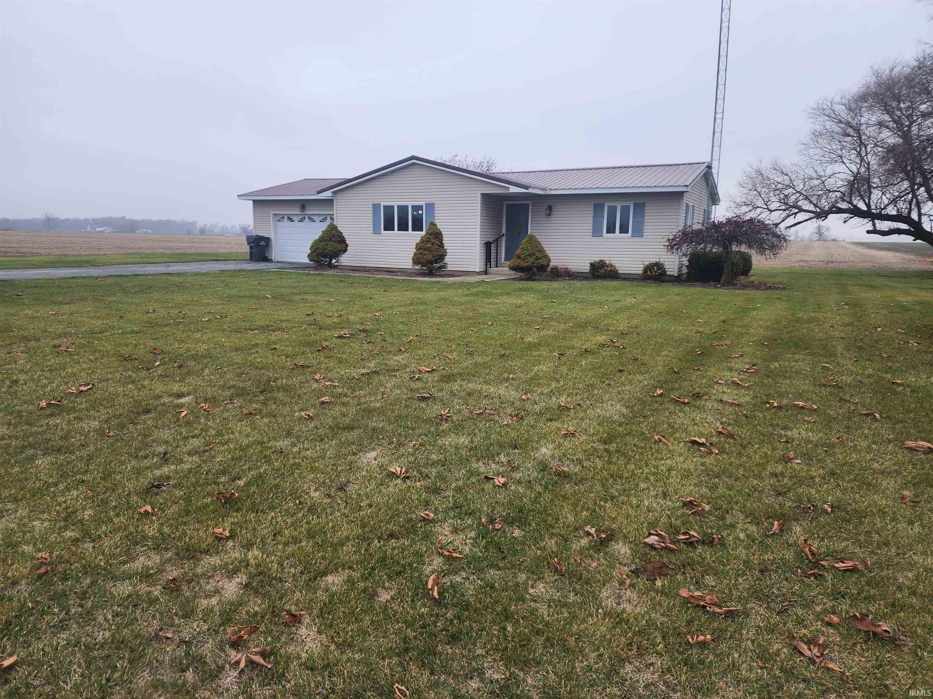 4471 East St Road Berne, IN 46711 - Photo 2 of 24