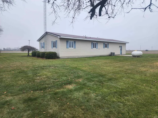$219,500 | 4471 East St Road, Berne, IN 46711