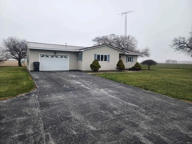 $219,500 | 4471 East St Road, Berne, IN 46711