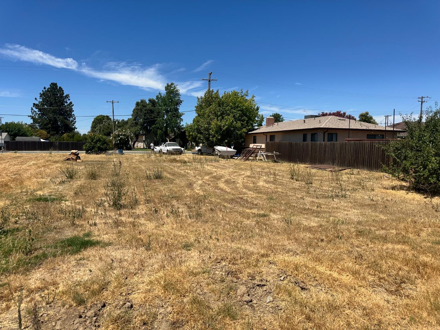 614 Myrtle Street Galt, CA 95632 - Photo 3 of 6 a swimming pool with an outdoor space