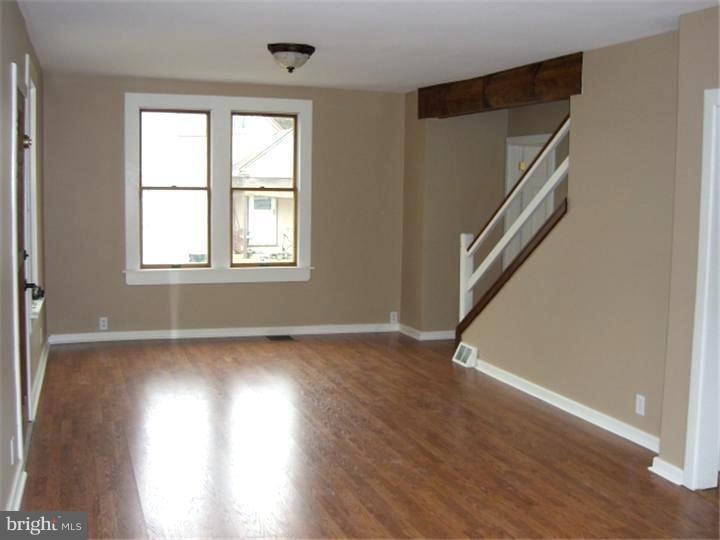 218 Ash Road Wallingford, PA 19086 - Photo 3 of 15 Living Room