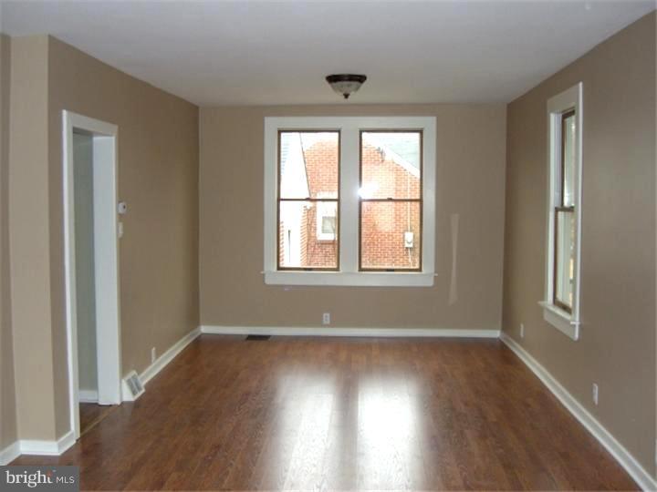 218 Ash Road Wallingford, PA 19086 - Photo 4 of 15 Living Room