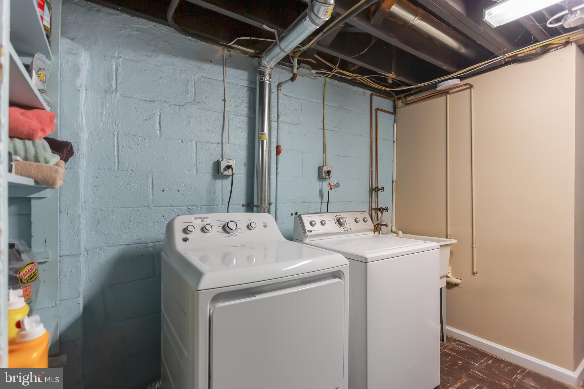 1270 Cedarcroft Road Baltimore, MD 21239 - Photo 18 of 24 Washer/Dryer