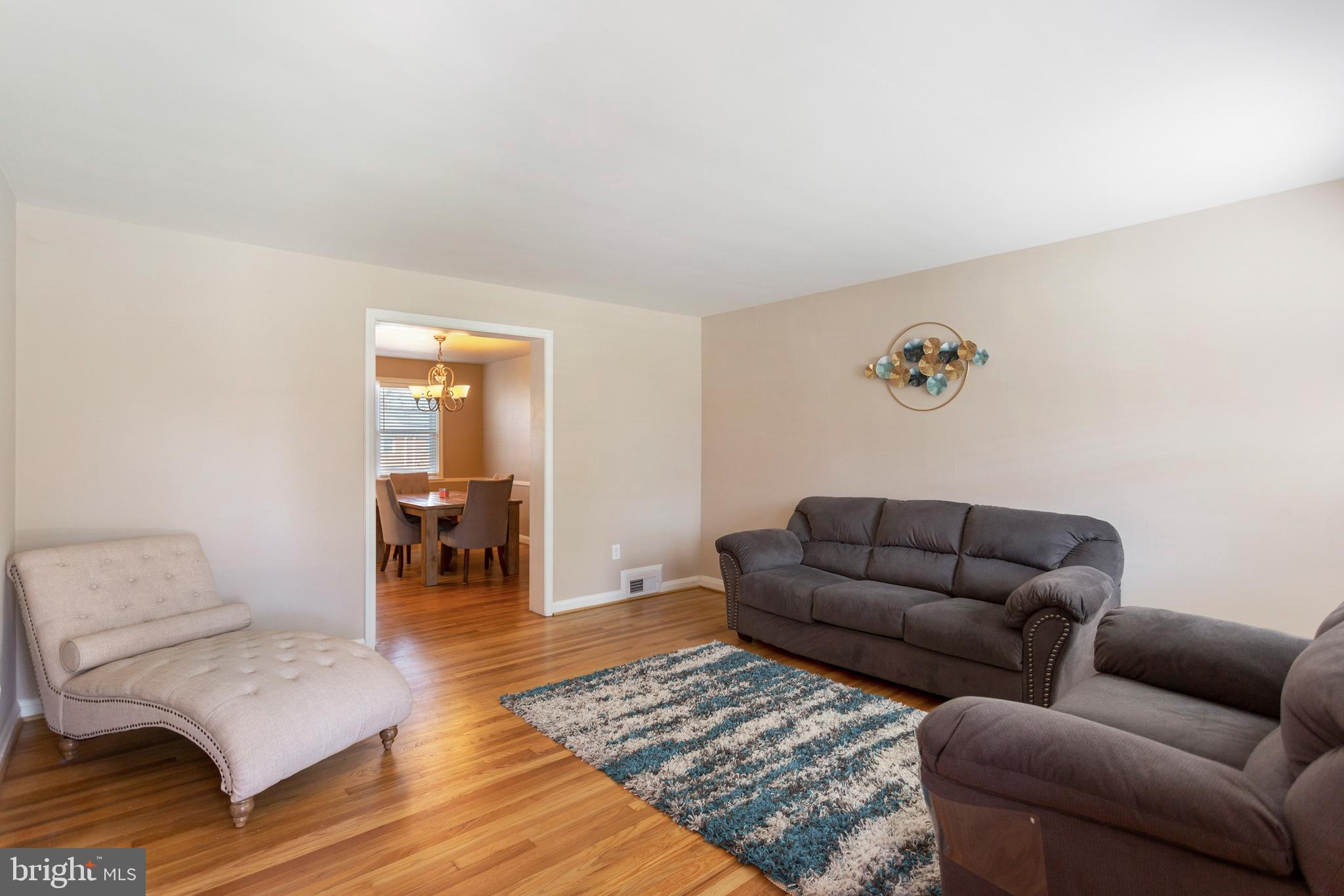 1270 Cedarcroft Road Baltimore, MD 21239 - Photo 4 of 24 Large living room
