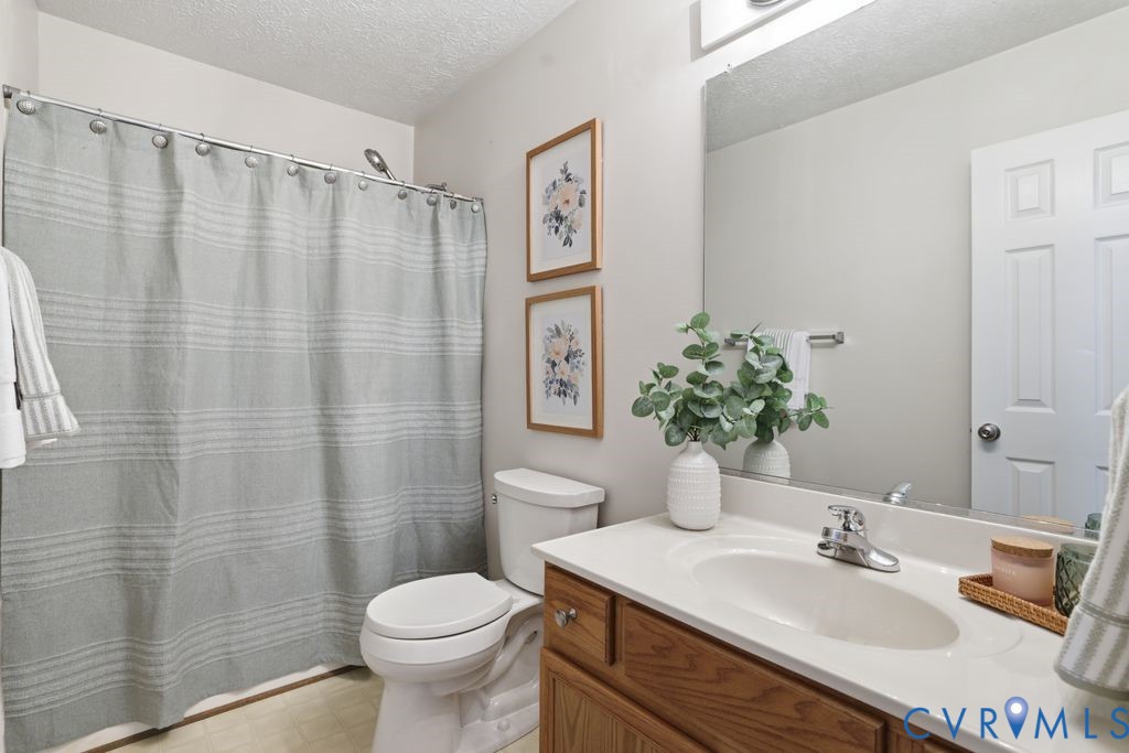11641 Oak Road Chester, VA 23831 - Photo 20 of 38 Gallery Image 20