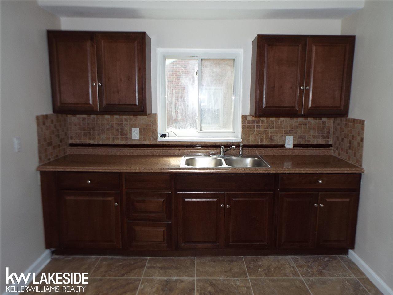 20782 Doepfer Road Warren, MI 48091 - Photo 12 of 16 20782 Kitchen