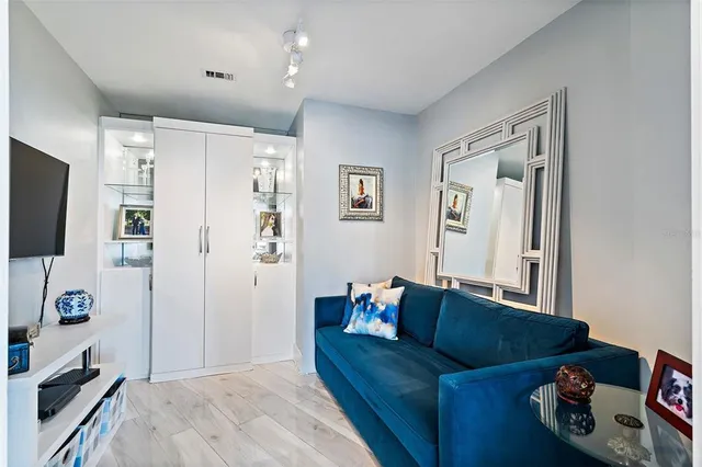 $5,975 | 175 1st Street South, Unit 1103, St. Petersburg, FL 33701