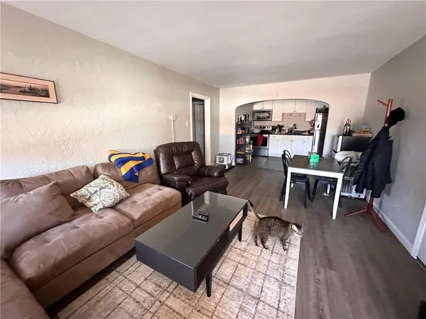 $1,195 | 422 Mill Street, Unit D, Coraopolis, PA 15108