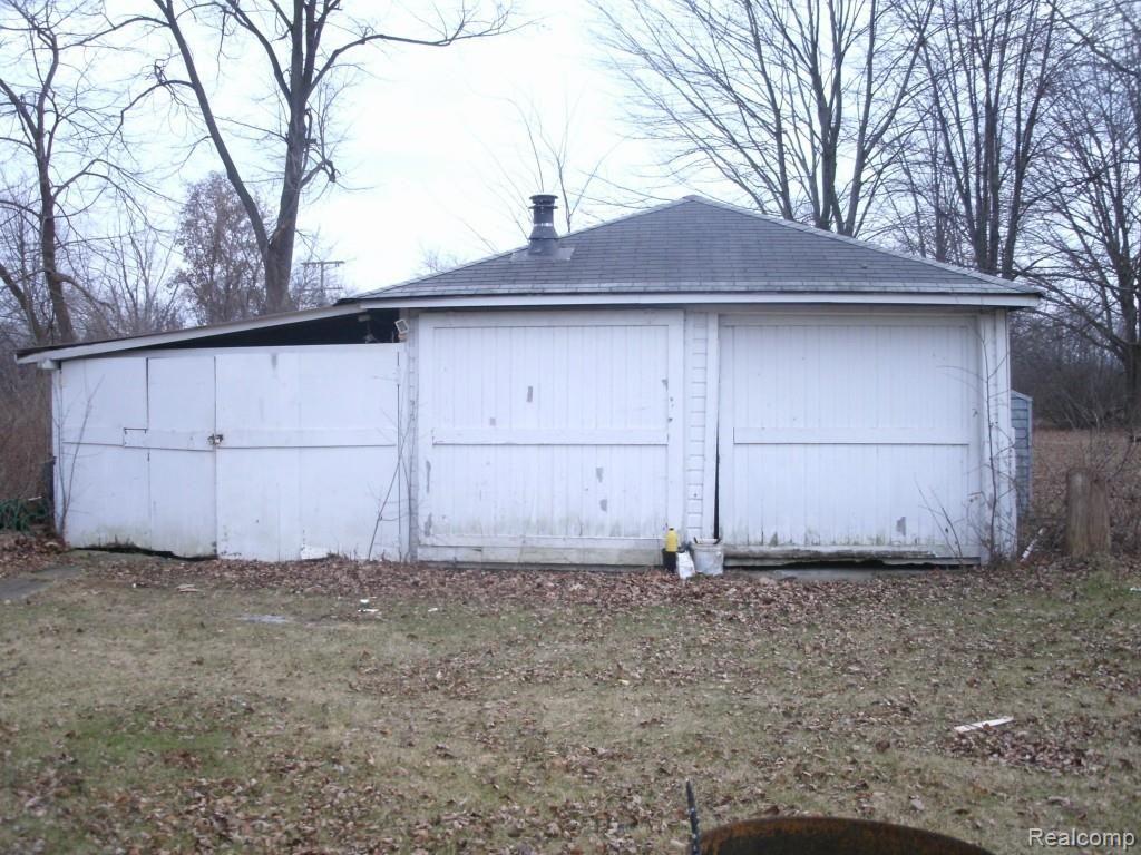 30098 Fort Road Rockwood, MI 48173 - Photo 10 of 21 355.jpg