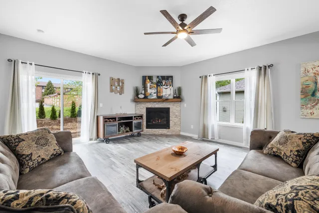 $2,395 | 1310 Daisy Drive, West Bend, WI 53090