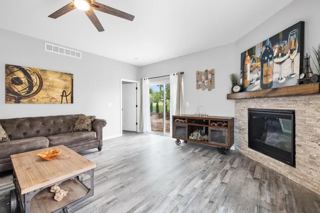 $2,395 | 1310 Daisy Drive, West Bend, WI 53090