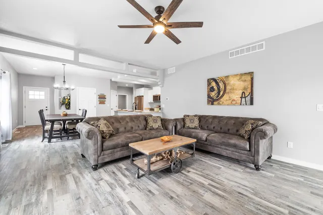 $2,395 | 1310 Daisy Drive, West Bend, WI 53090