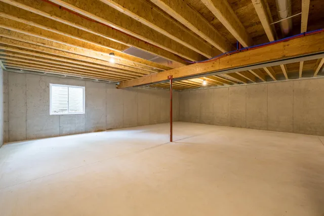 $2,395 | 1310 Daisy Drive, West Bend, WI 53090