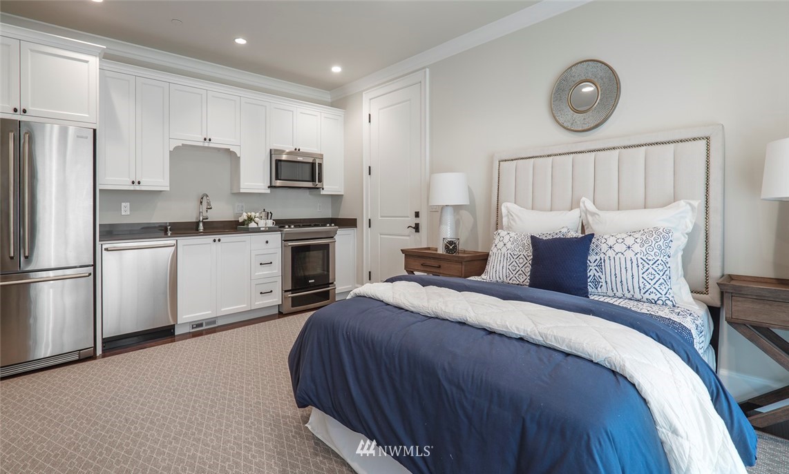 9262 Points Drive Northeast Yarrow Point, WA 98004 - Photo 11 of 25