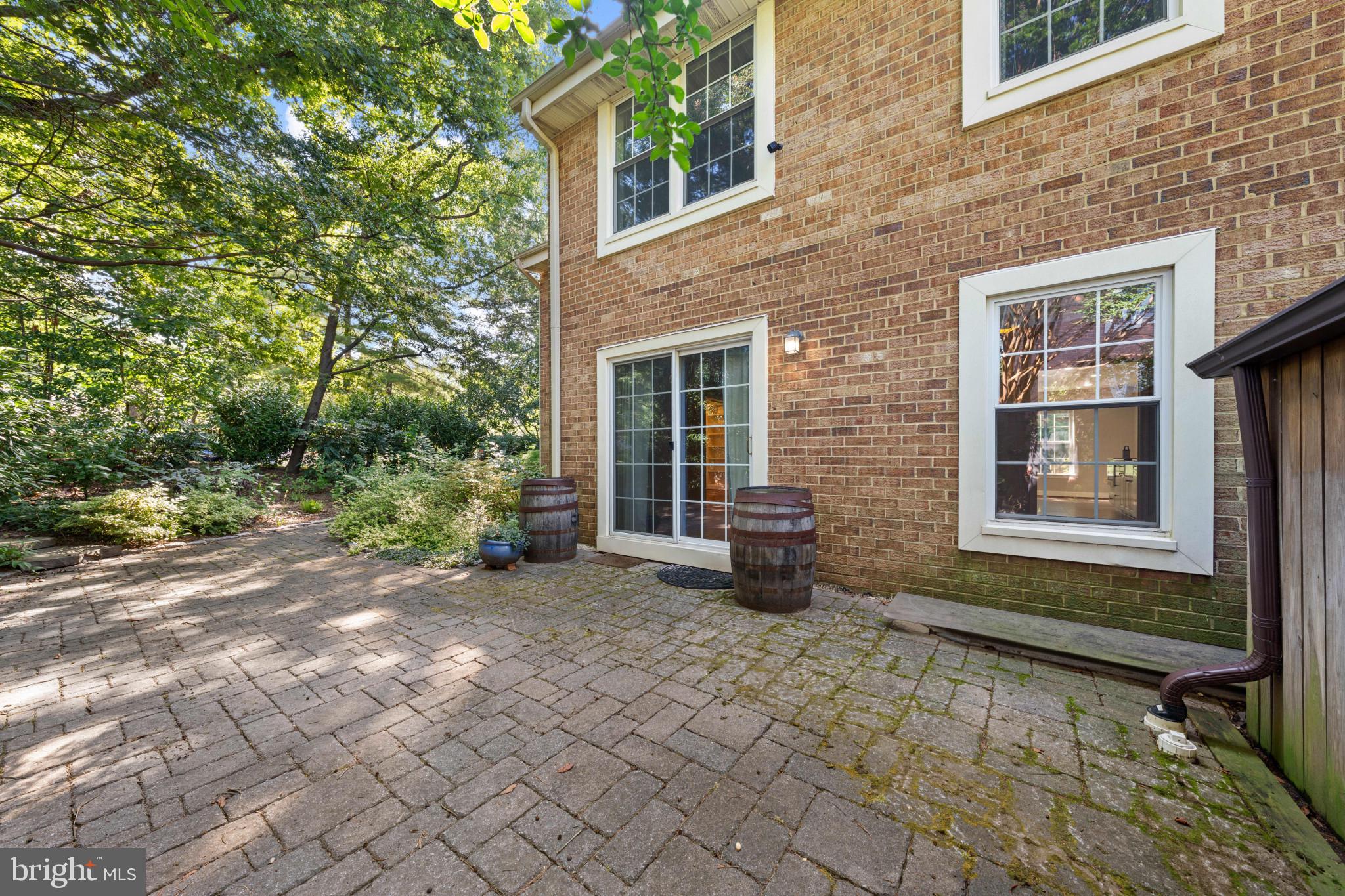 2172 Golf Course Drive Reston, VA 20191 - Photo 31 of 31 Backyard