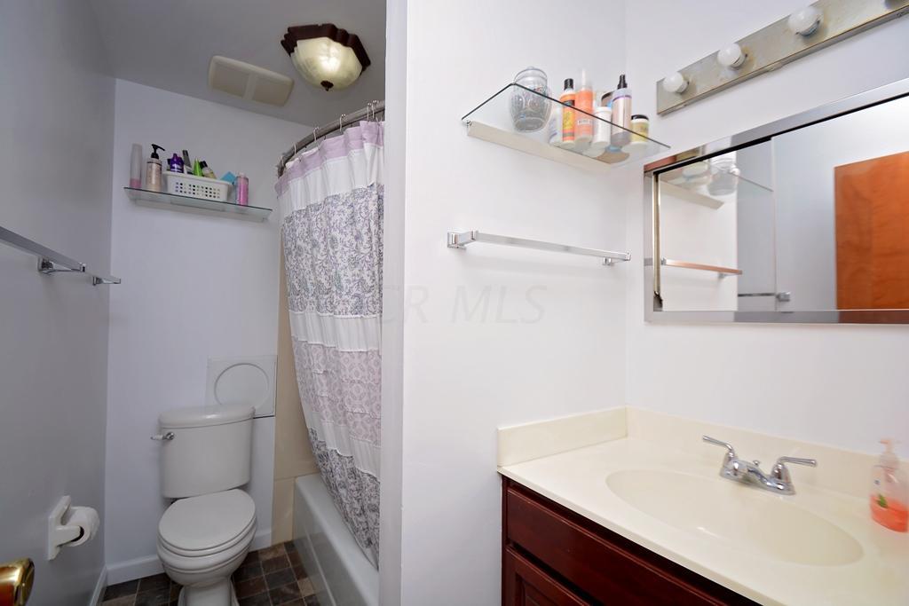 4537 Sandy Lane Road Columbus, OH 43224 - Photo 12 of 25 Gallery Image 12