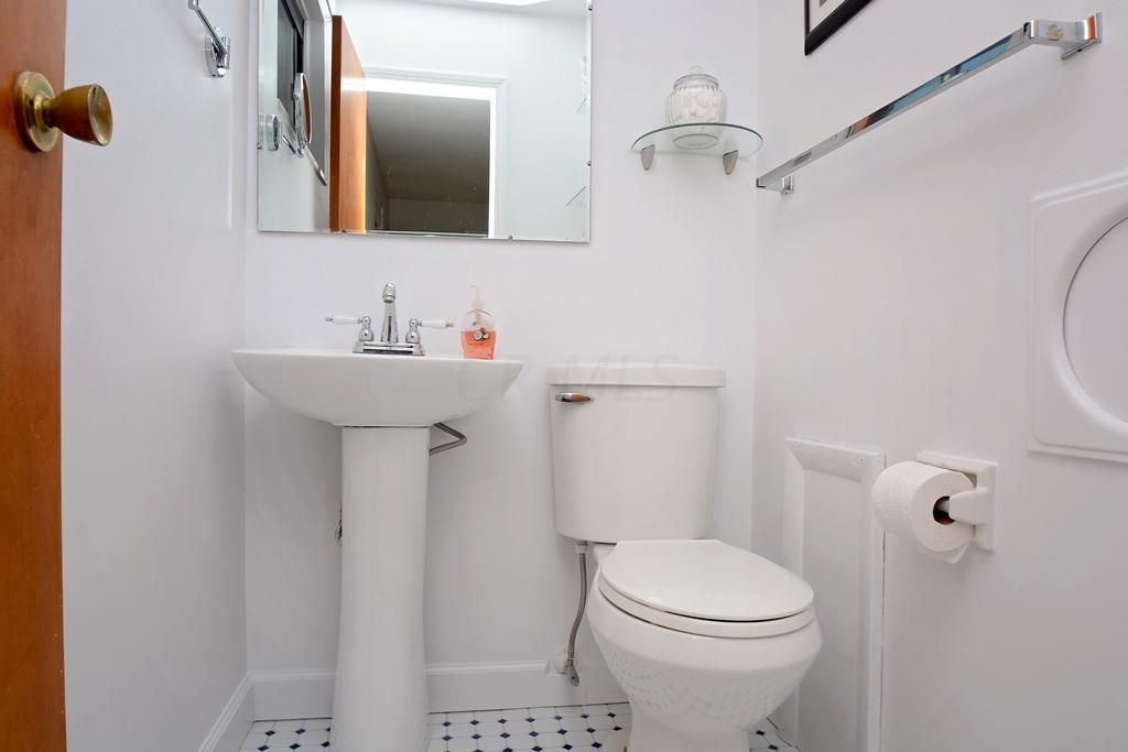 4537 Sandy Lane Road Columbus, OH 43224 - Photo 9 of 25 Gallery Image 9