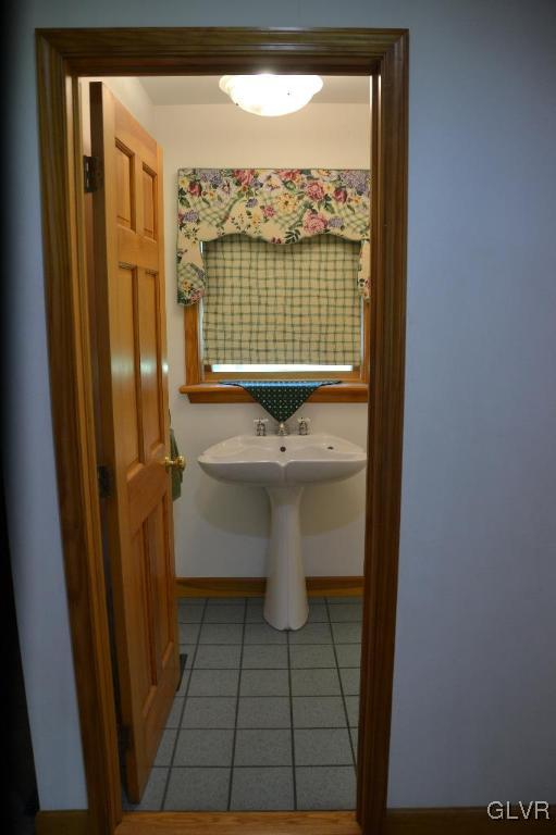 4038 Spring Street Whitehall, PA 18052 - Photo 11 of 37 Gallery Image 11