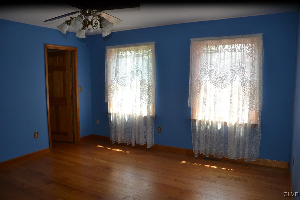 4038 Spring Street Whitehall, PA 18052 - Photo 12 of 37 Gallery Image 12