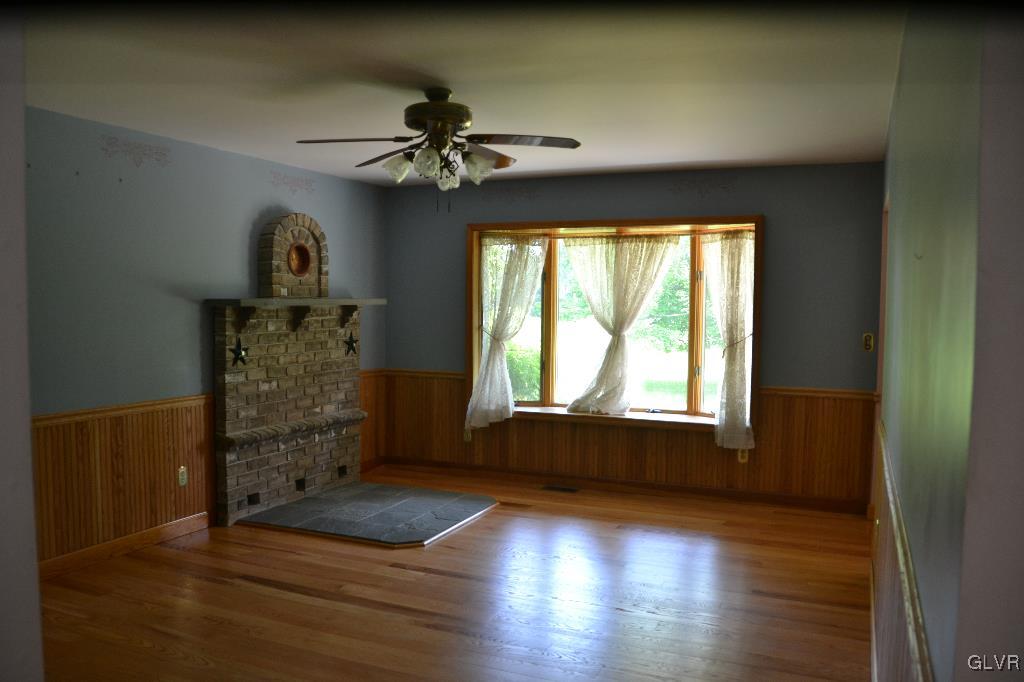 4038 Spring Street Whitehall, PA 18052 - Photo 8 of 37 Gallery Image 8